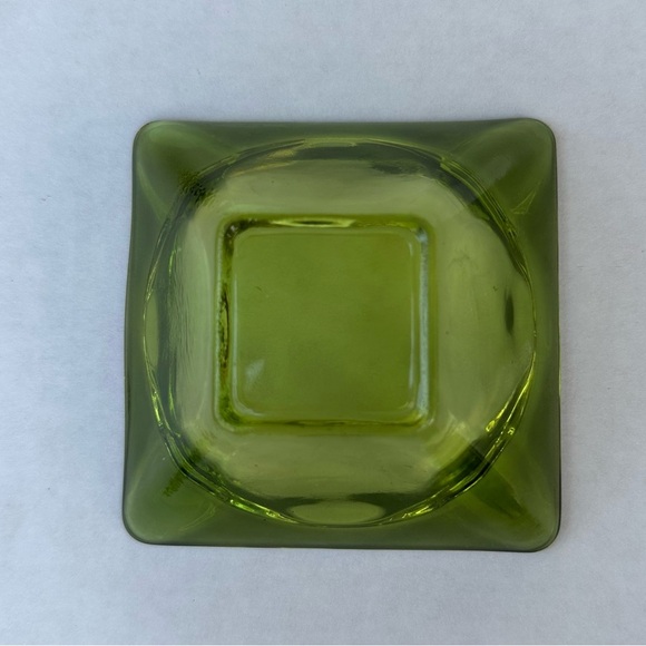 🌟3/$20🌟 Anchor Hocking Green Glass Ashtray Vintage - Picture 2 of 5